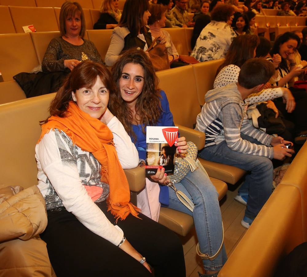 La cantante canaria presentó ayer su nuevo disco en Riojafórum.