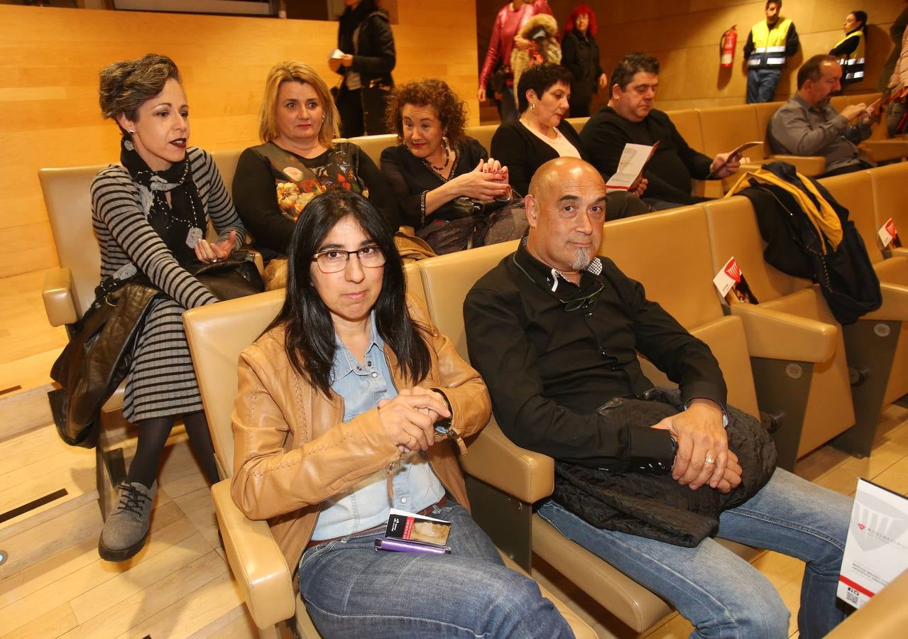 La cantante canaria presentó ayer su nuevo disco en Riojafórum.