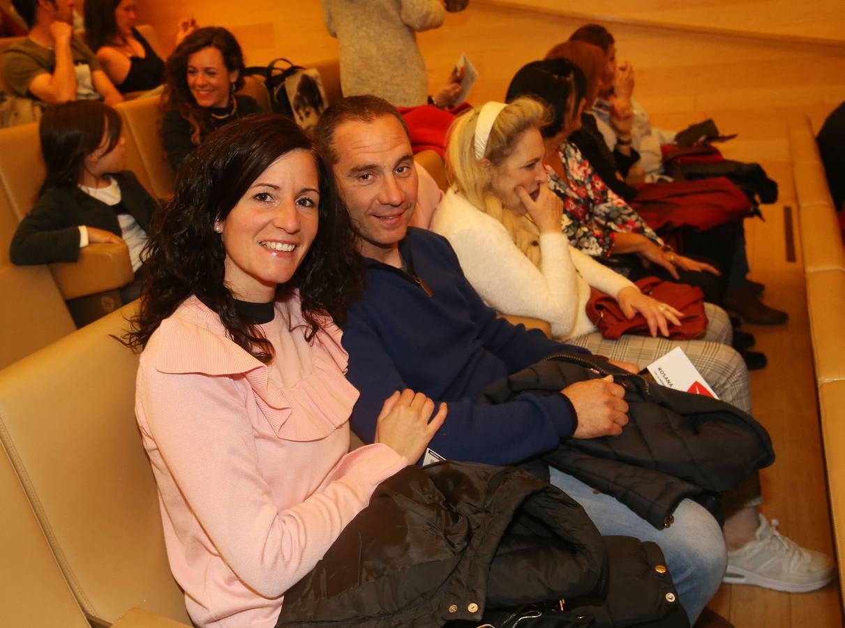 La cantante canaria presentó ayer su nuevo disco en Riojafórum.