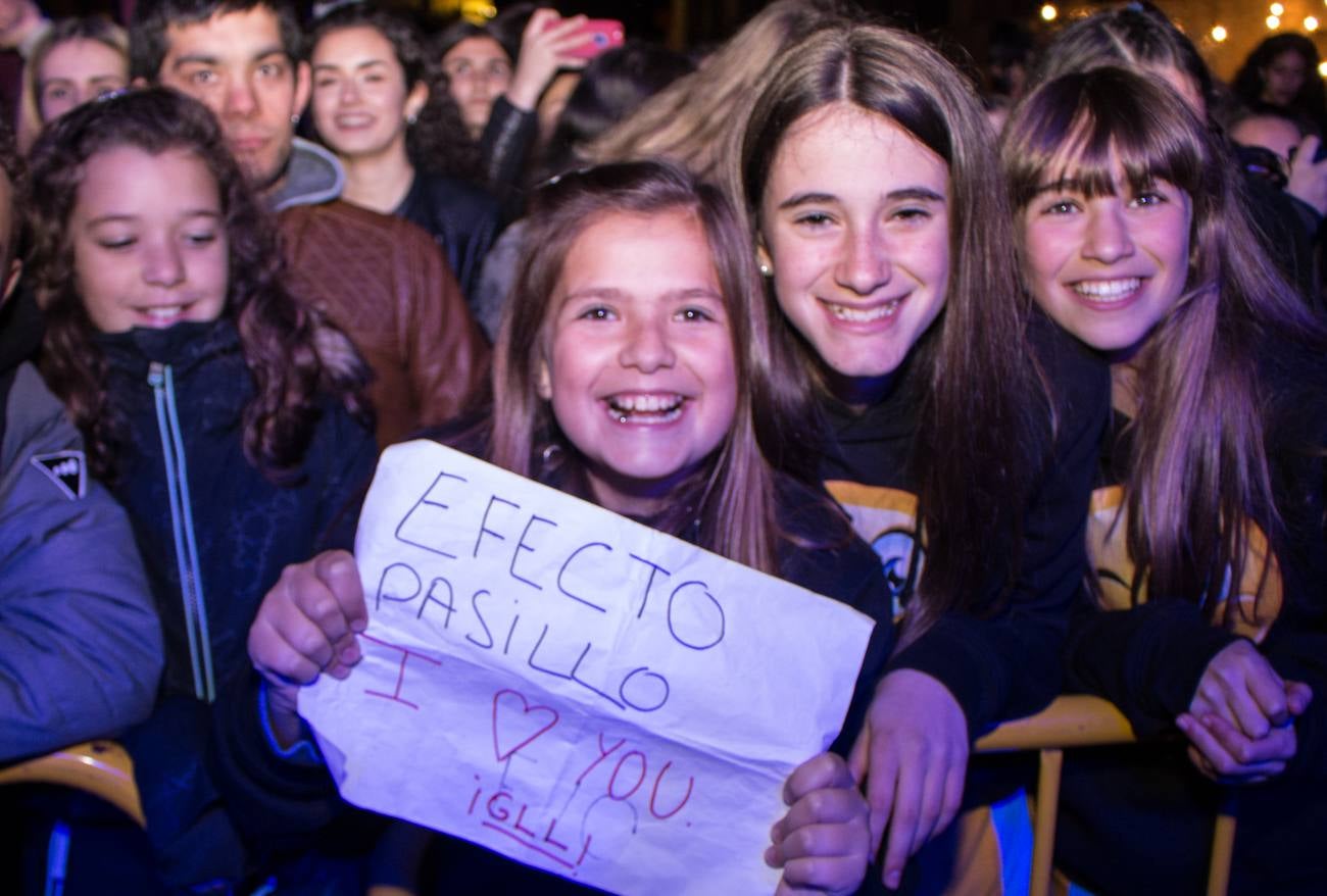 Efecto pasillo ofreció un concierto en la medianoche del sábado, en la plaza de España de Santo Domingo de la Calzada