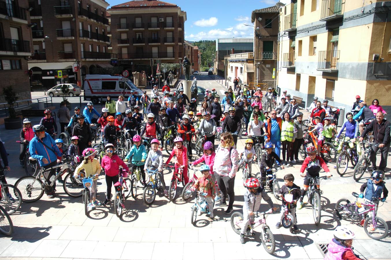 Este domingo se ha celebrado el Día de la bici de Quel en el que han participado 100 ciclistas