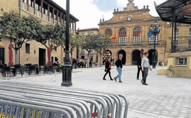 Haro recupera el espacio de la plaza de la Paz tras seis meses de obras
