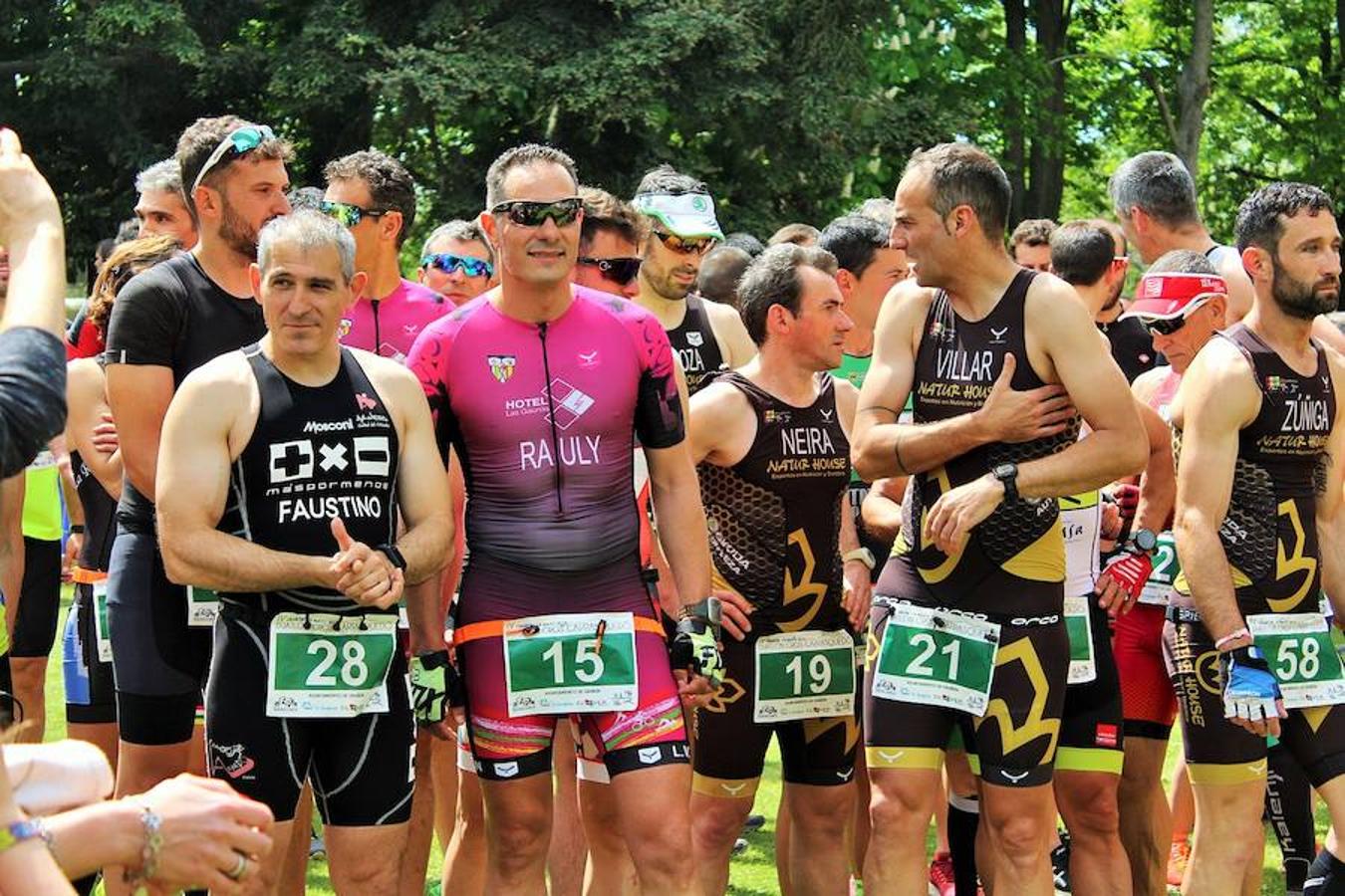 Imágenes correspondientes al Duatlón Cross Carrasquedo que se ha celebrao en Grañón y que ha sido valedero para el Campeonato de La Rioja de la modalidad. El día ha sido óptimo para la celebración de la prueba deportiva sobre un trazado de 6km-22km y 3km.