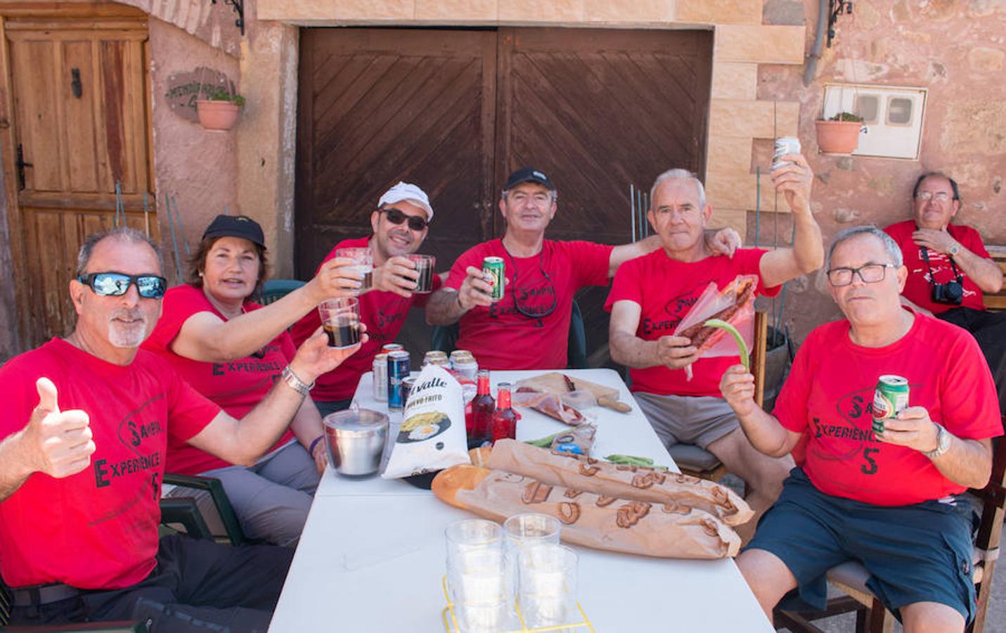 Gallinero de Rioja apunta a verano con su romería, la primera que se realiza tras las fiestas patronales de Santo Domingo. Después seguirán otras dos, ambas con destino a la ermita de Las Abejas.