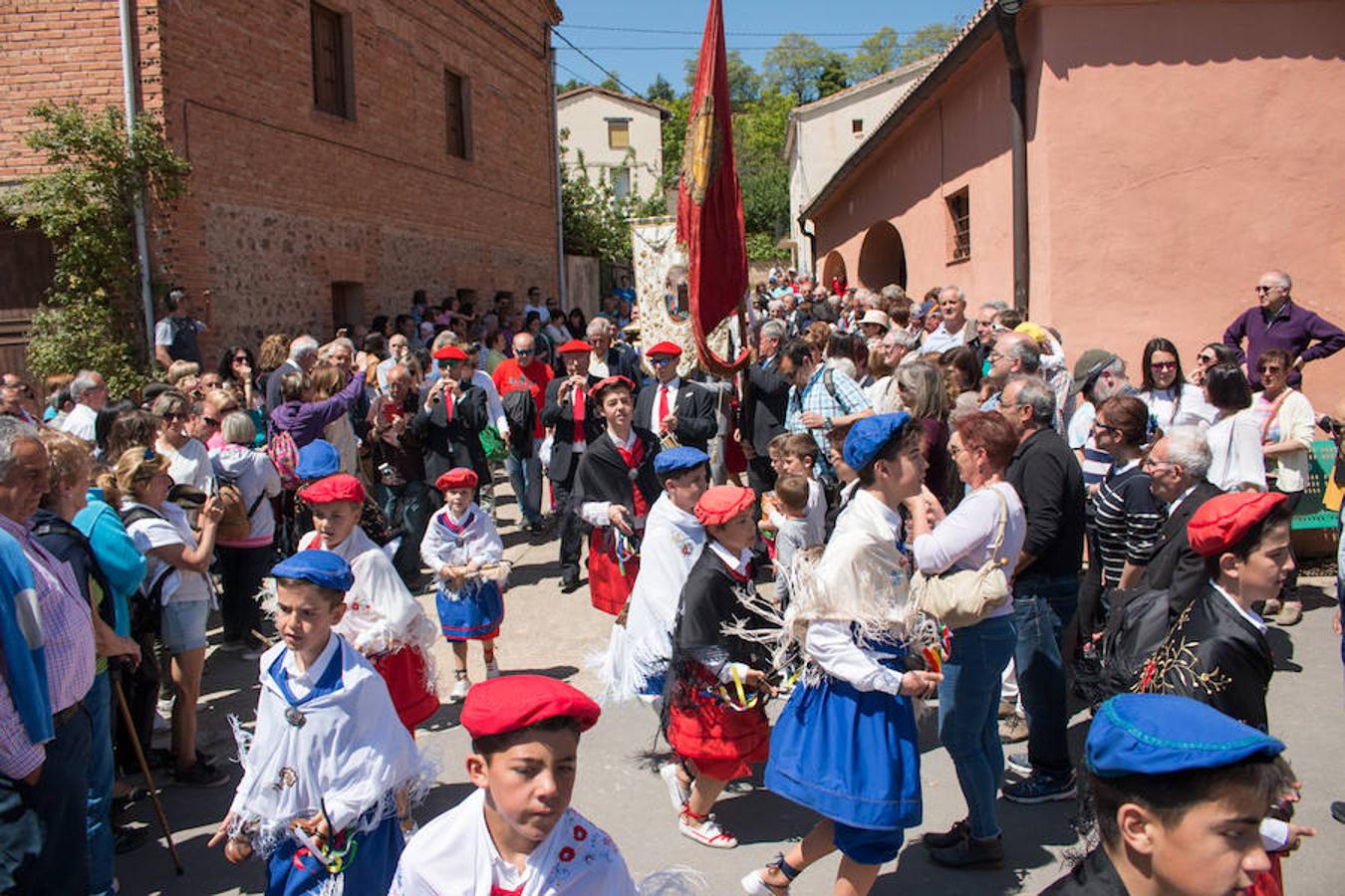 Gallinero de Rioja apunta a verano con su romería, la primera que se realiza tras las fiestas patronales de Santo Domingo. Después seguirán otras dos, ambas con destino a la ermita de Las Abejas.