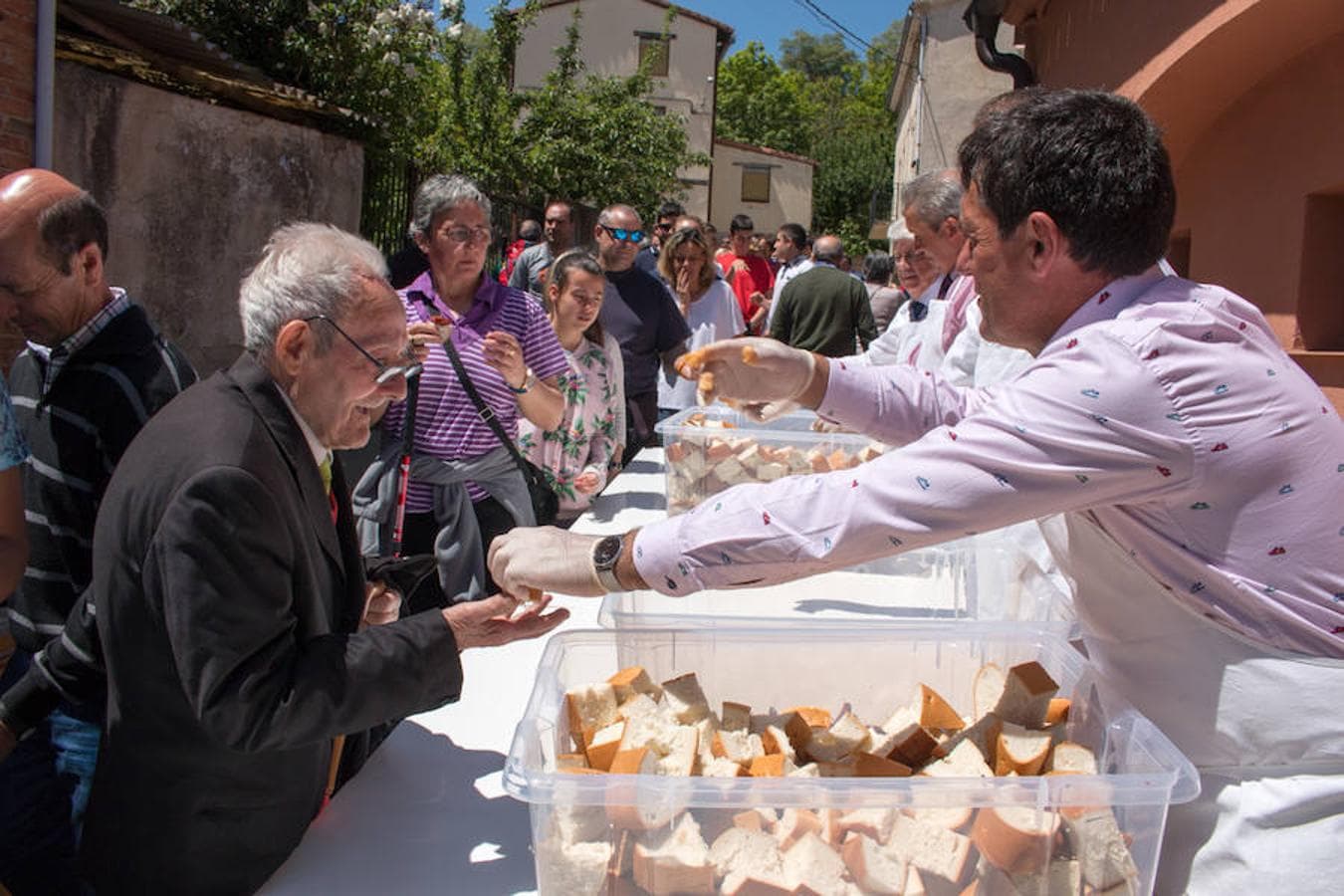 Gallinero de Rioja apunta a verano con su romería, la primera que se realiza tras las fiestas patronales de Santo Domingo. Después seguirán otras dos, ambas con destino a la ermita de Las Abejas.
