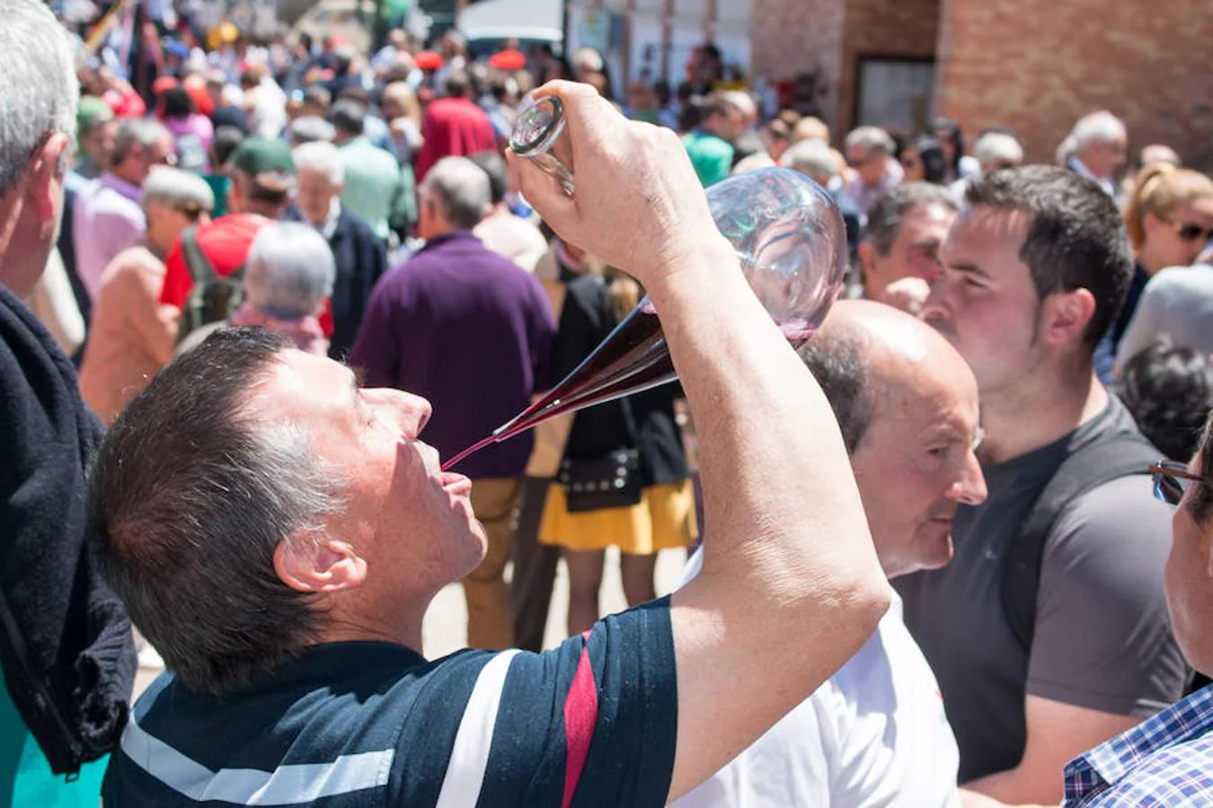 Gallinero de Rioja apunta a verano con su romería, la primera que se realiza tras las fiestas patronales de Santo Domingo. Después seguirán otras dos, ambas con destino a la ermita de Las Abejas.