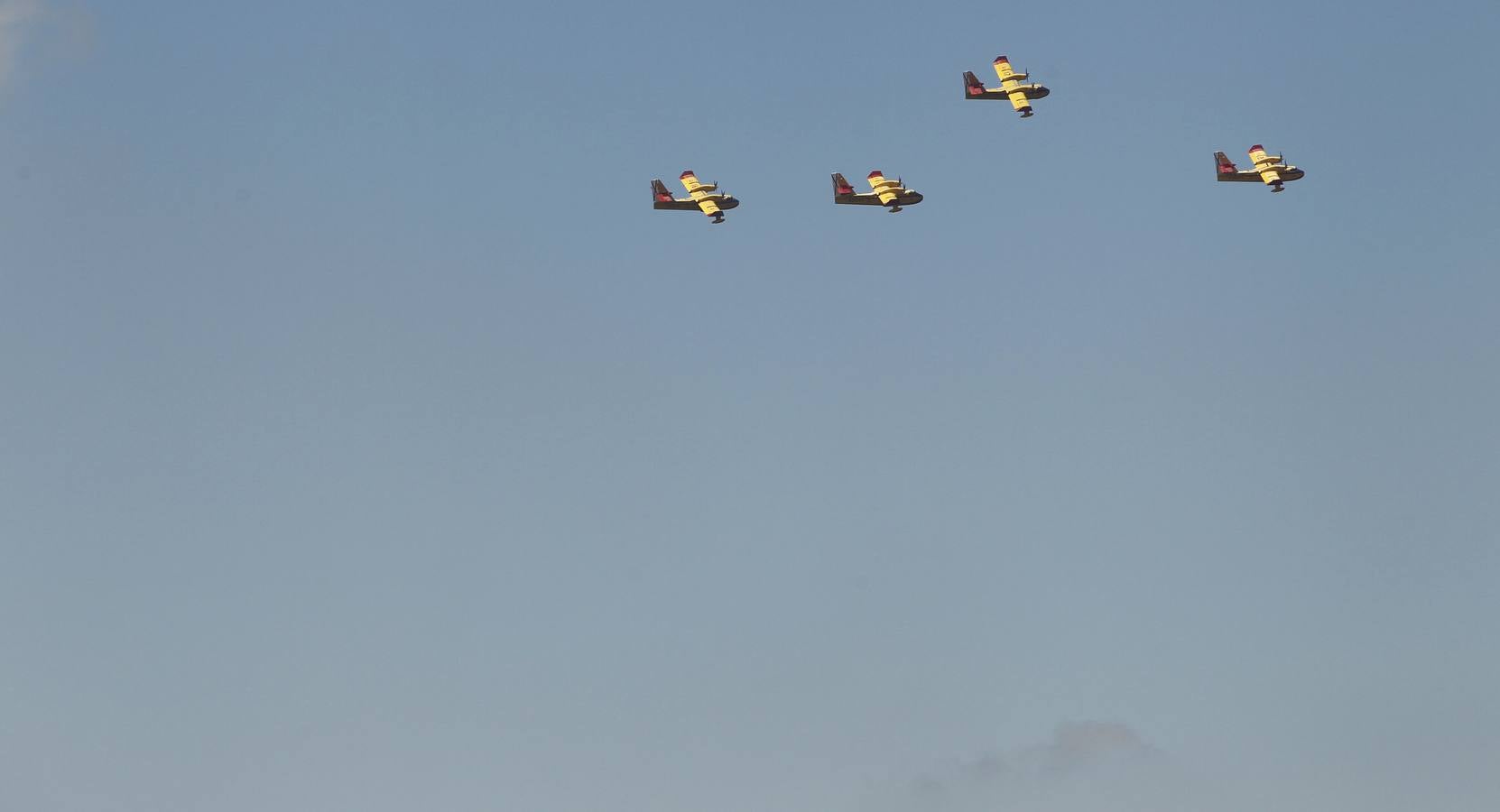 Diario LA RIOJA vuela a bordo de un helicóptero de la unidad BHELMA durante el ensayo general del Día de las Fuerzas Armadas