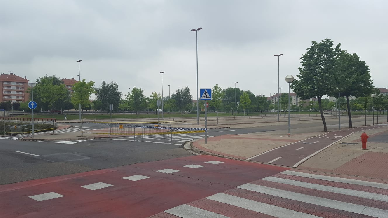 La plaza Picos de Urbión se prepara para el Día de las Fuerzas Armadas