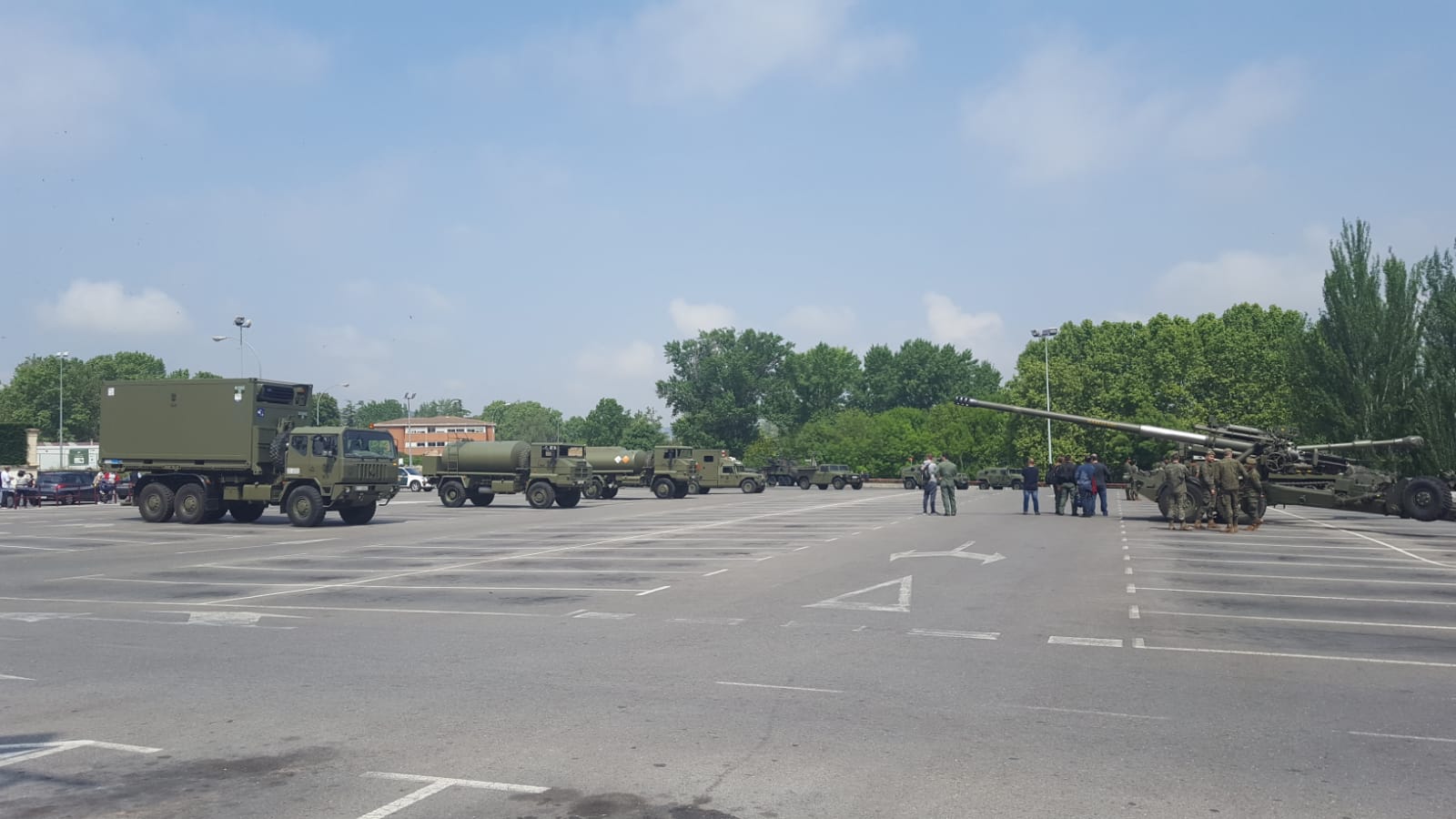 Fotos: Logroño, casi listo para el Día de las Fuerzas Armadas