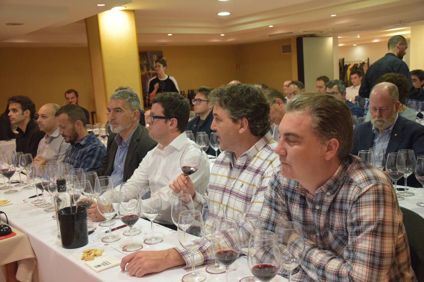 Etienne Cordonnier, bodeguero y Jesús Madrazo, enólogo, presntaron el proyecto Viña Leizaola en el Club de Catas de lomejordelvinoderioja.com