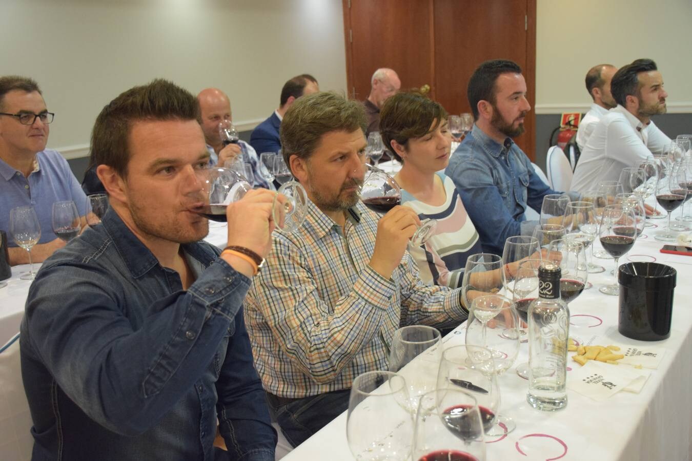 Etienne Cordonnier, bodeguero y Jesús Madrazo, enólogo, presntaron el proyecto Viña Leizaola en el Club de Catas de lomejordelvinoderioja.com