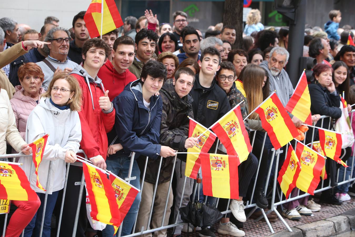 Los logroñeses se agolparon en las calles desde primera hora de la mañana