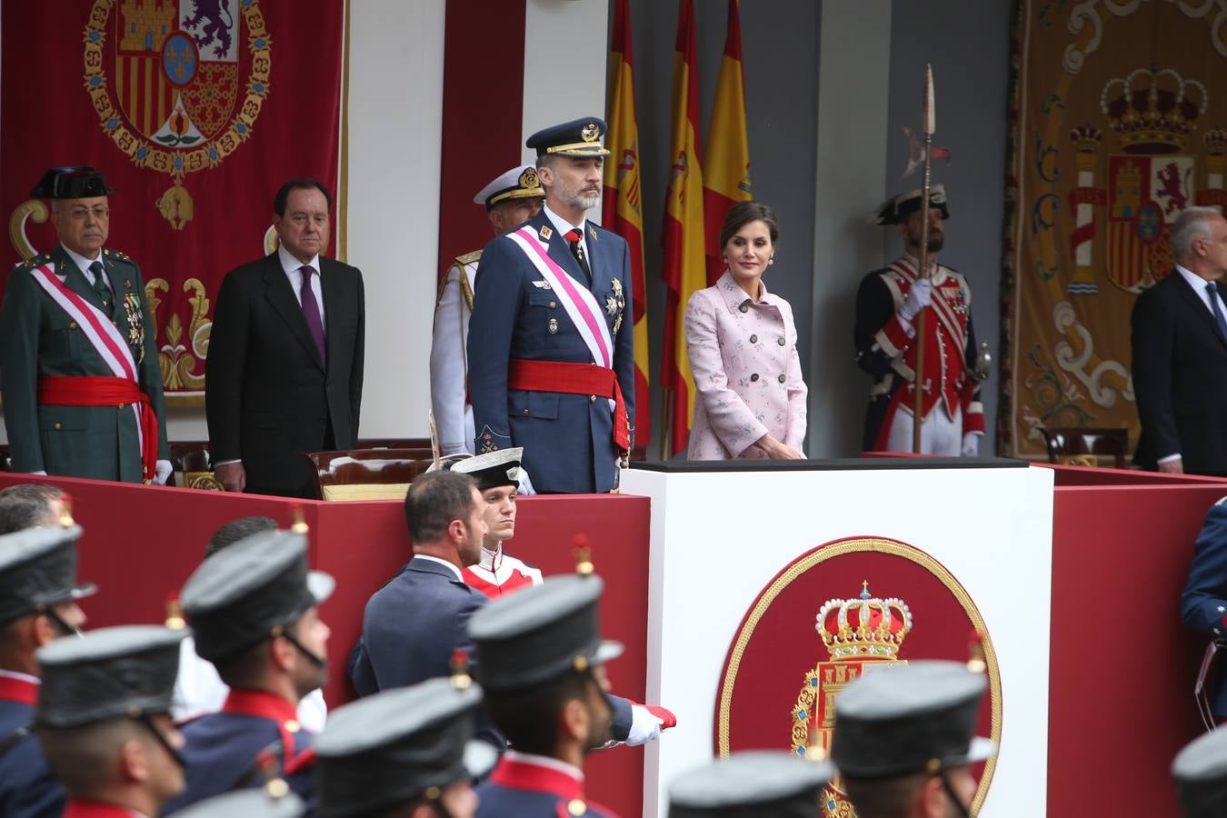 Los Reyes de España presidieron en Logroño el Desfile del Día de las Fuezas Armadas, en el que participaron hasta 2.678 militares.