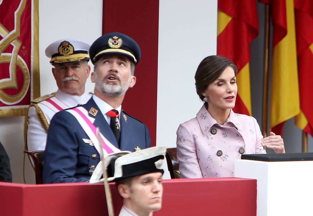 Los Reyes de España presidieron en Logroño el Desfile del Día de las Fuezas Armadas, en el que participaron hasta 2.678 militares.