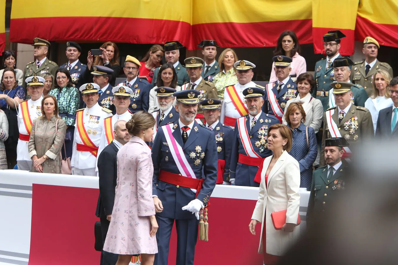 Los Reyes de España presidieron en Logroño el Desfile del Día de las Fuezas Armadas, en el que participaron hasta 2.678 militares.