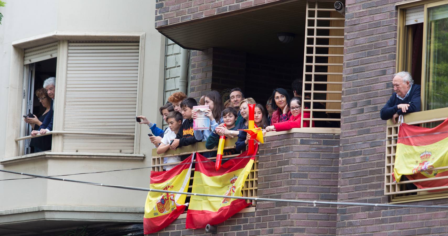 Emocionante Desfile del Día de las Fuerzas Armadas, que concgregó en Logroño a miles de personas.