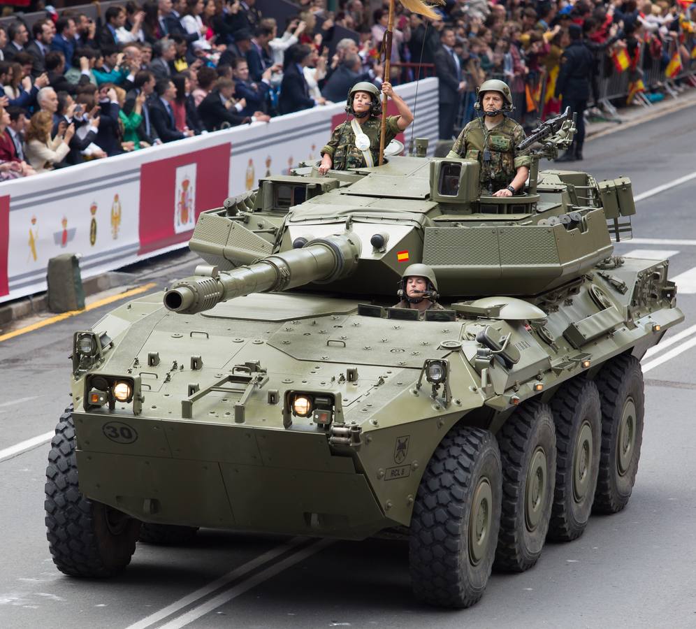 Emocionante Desfile del Día de las Fuerzas Armadas, que concgregó en Logroño a miles de personas.