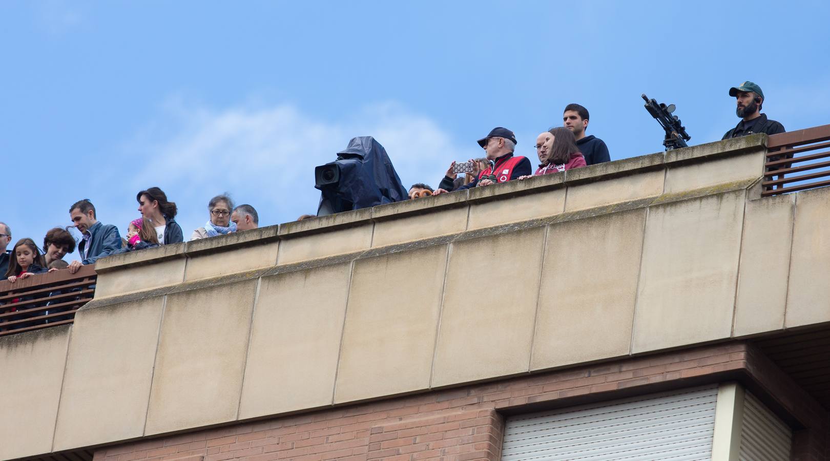 Los logroñeses se agolpan en las calles