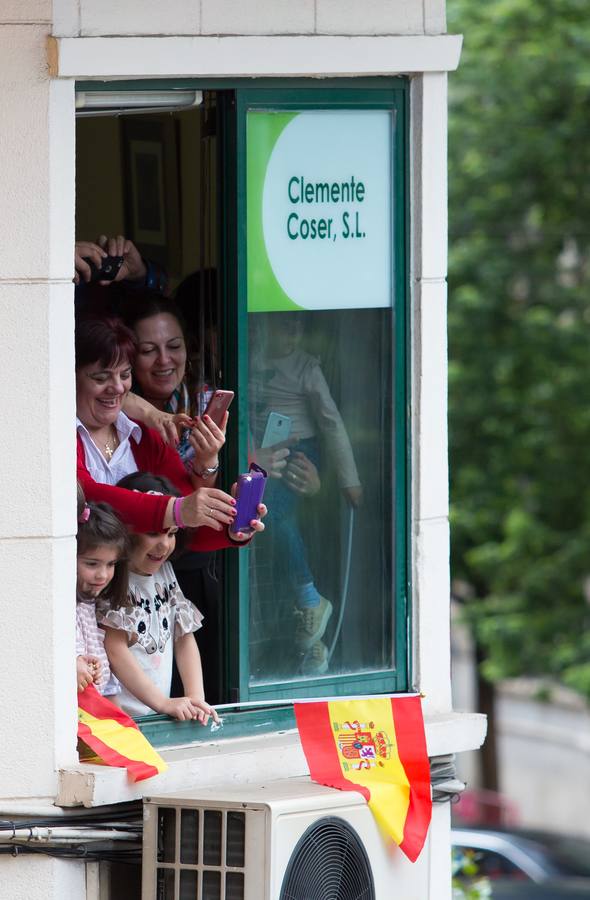 Los logroñeses se agolpan en las calles