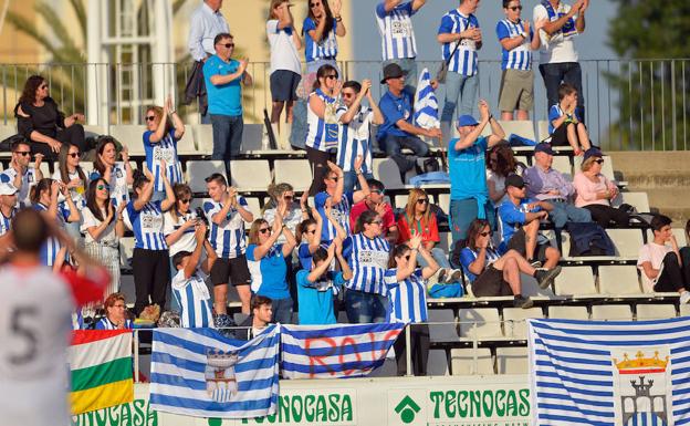 Afición del Náxara desplazada a Hospitalet. 