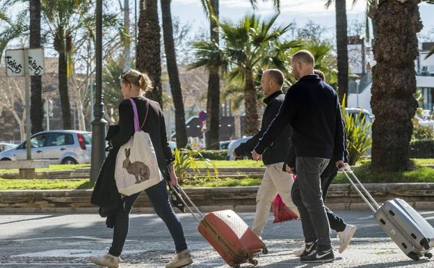 El Ayuntamiento de Barcelona tendrá los datos personales de los usuarios de Airbnb