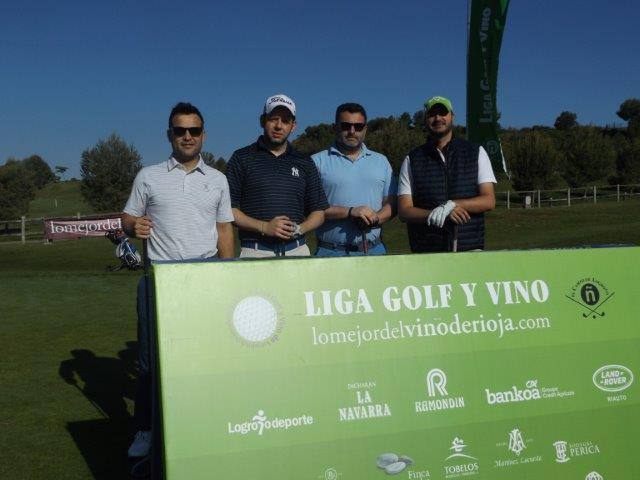 Los jugadores, preparados para la jornada de golf.