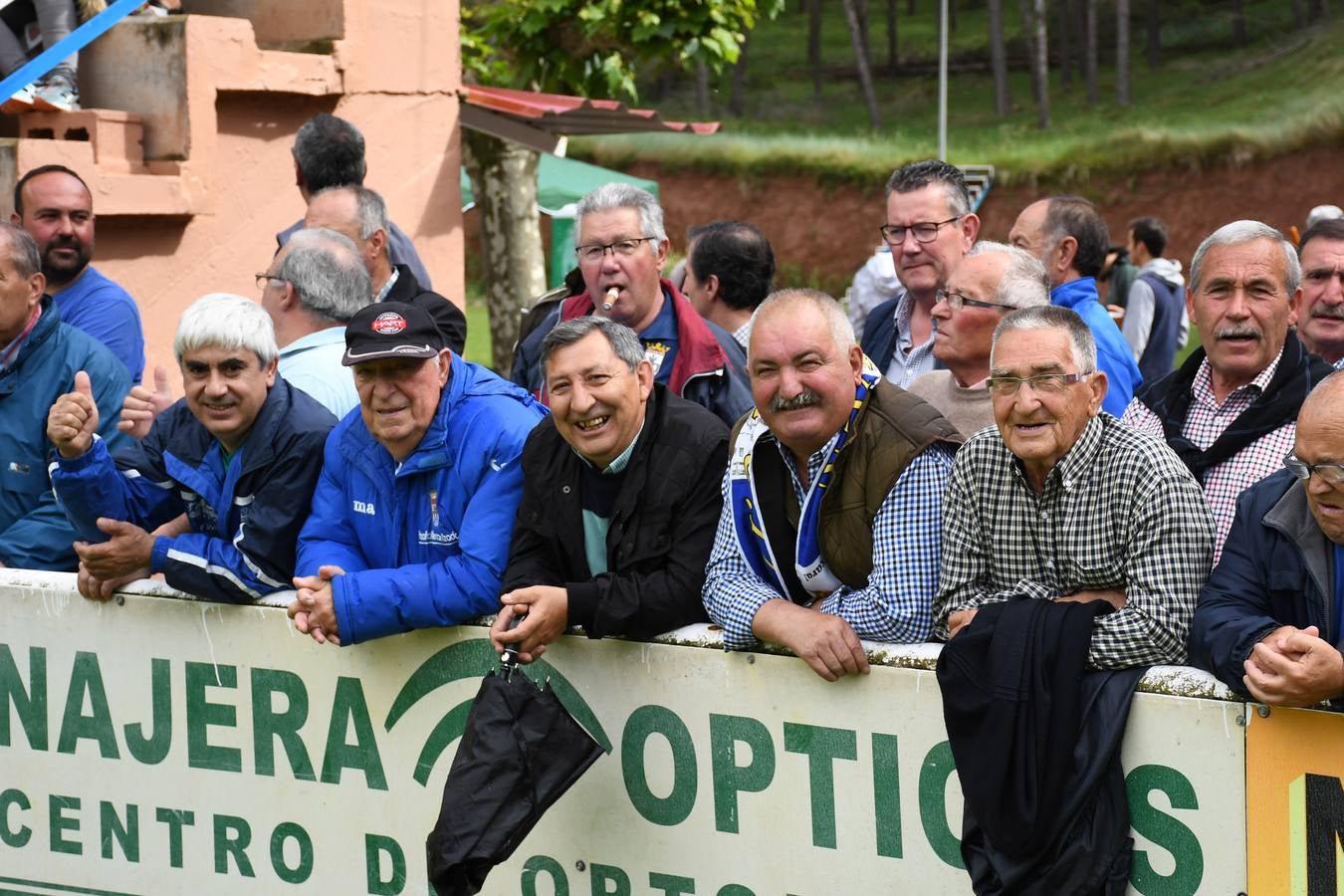 Fotos: La afición del Náxara celebra su paso a la siguiente fase del pla off