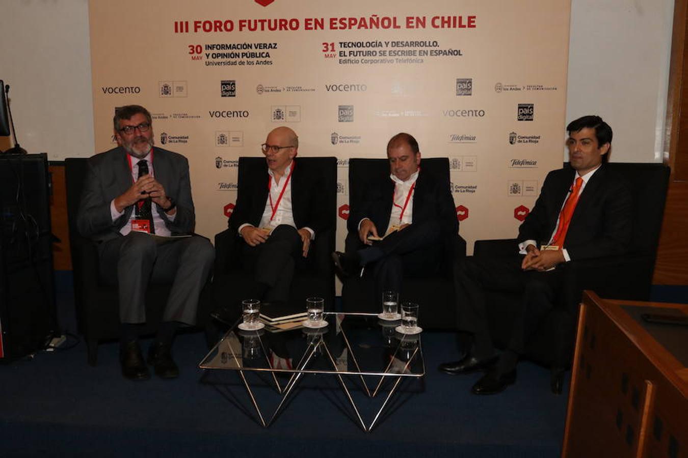 Intensa jornada de reflexión y debate en Chile en torno a las III Jornadas sobre Futuro en Español que se desarrollan en el Auditorio de la Biblioteca de la Universidad de los Andes.