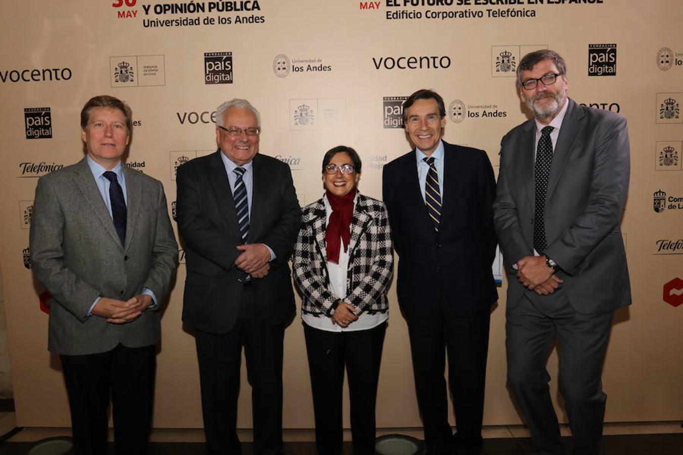 Intensa jornada de reflexión y debate en Chile en torno a las III Jornadas sobre Futuro en Español que se desarrollan en el Auditorio de la Biblioteca de la Universidad de los Andes.