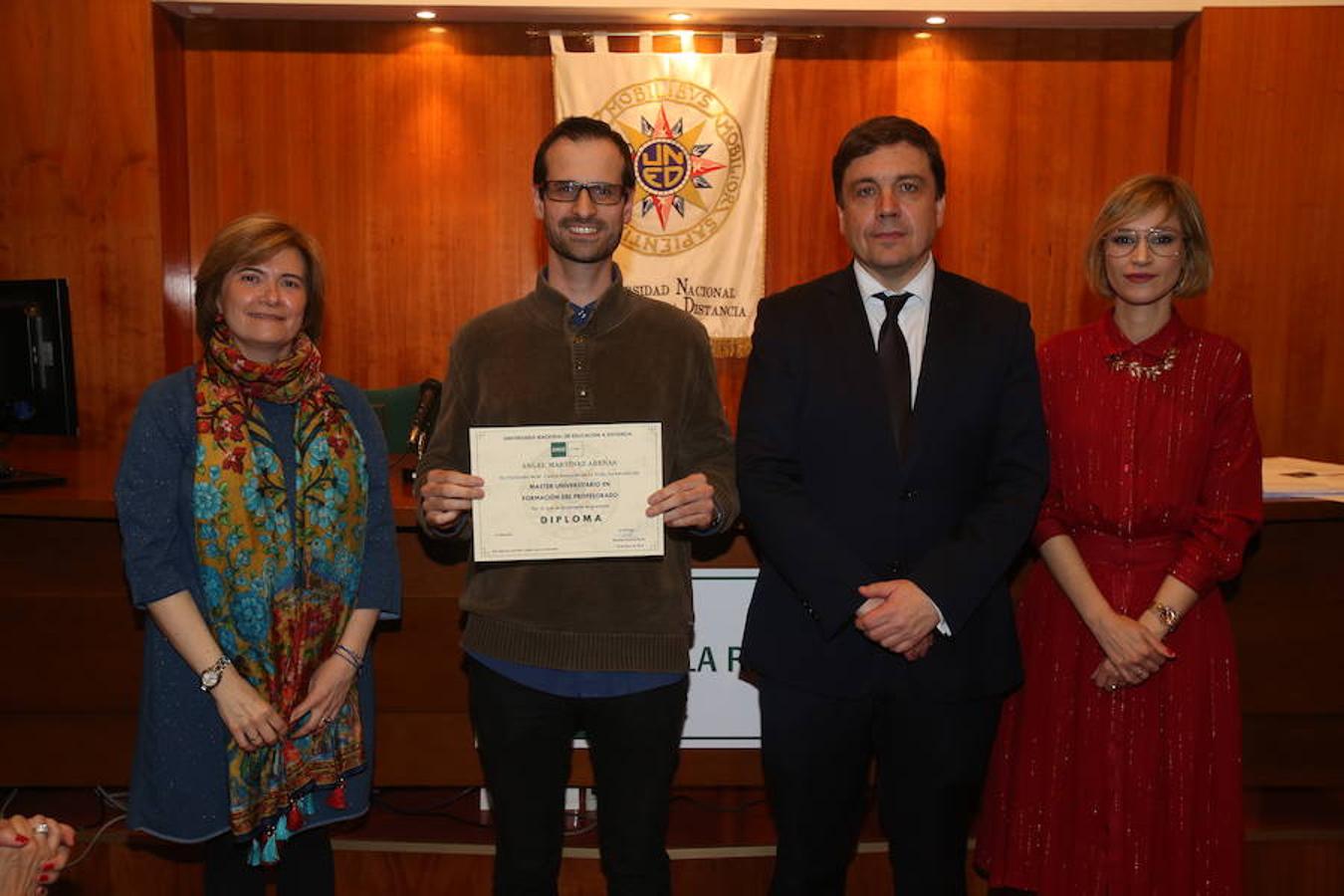 Entrega de diplomas de la UNED que ha tenido lugar en la sede del centro, con asistencia del consejero de Educación, Alberto Galiana, y de la concejal de Familia, Paloma Corres.