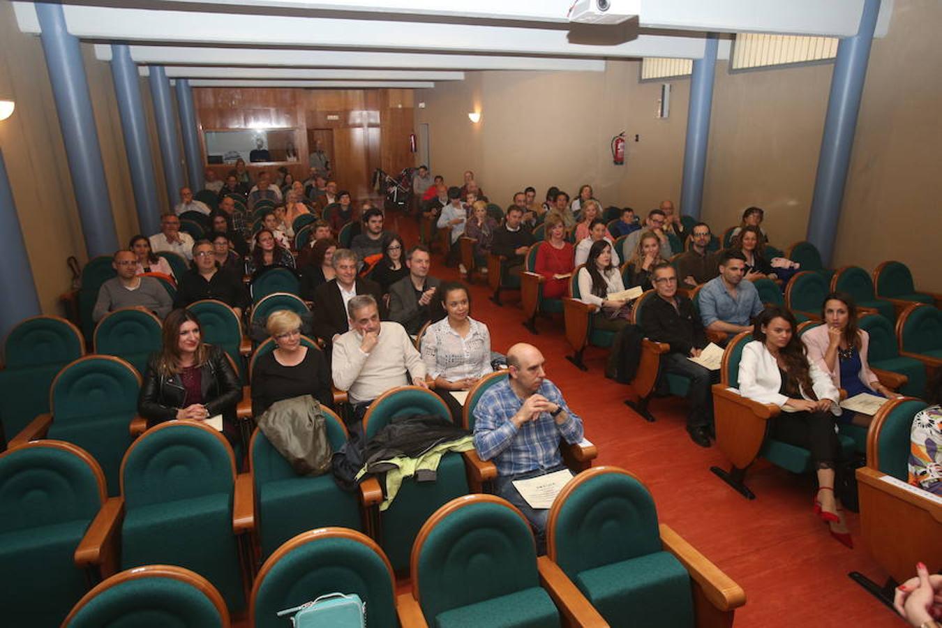 Entrega de diplomas de la UNED que ha tenido lugar en la sede del centro, con asistencia del consejero de Educación, Alberto Galiana, y de la concejal de Familia, Paloma Corres.