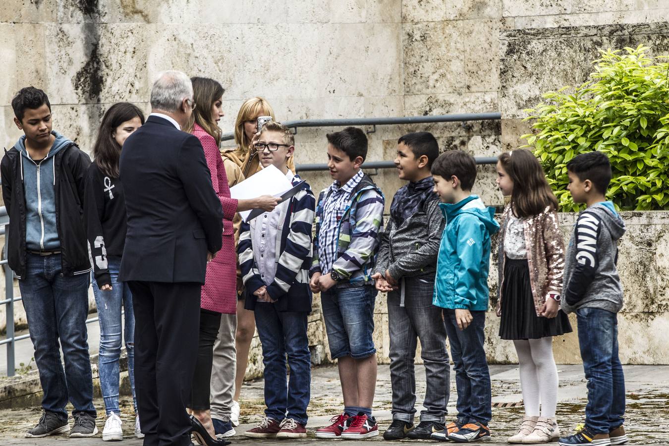 La Reina Letizia inauguró ayer en San Millán el seminario sobre el lenguaje en la era de la posverdad.