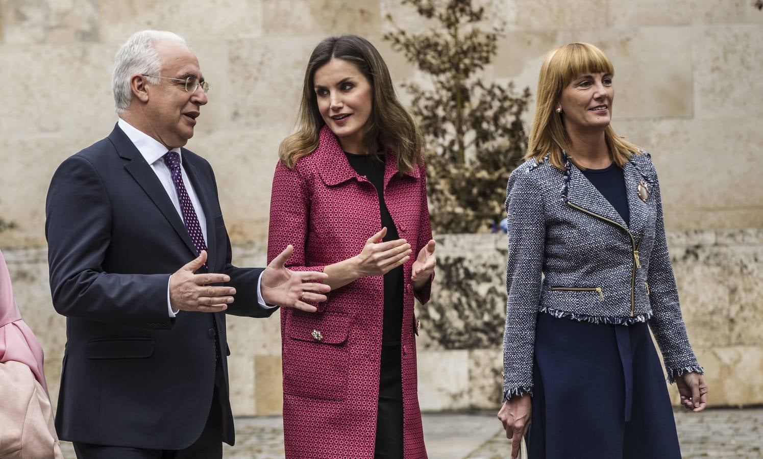 La Reina Letizia inauguró ayer en San Millán el seminario sobre el lenguaje en la era de la posverdad.