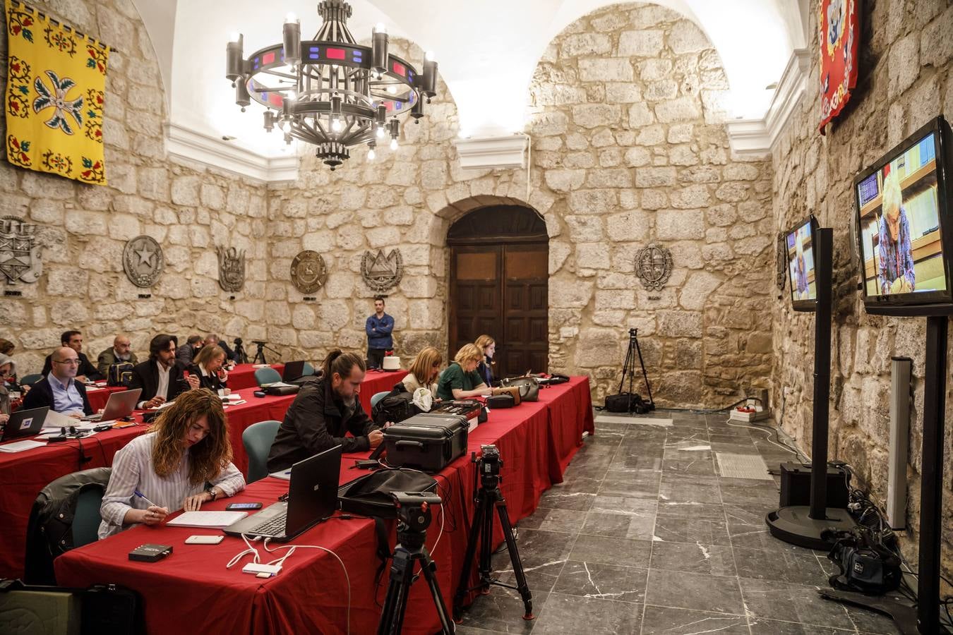 La Reina Letizia inauguró ayer en San Millán el seminario sobre el lenguaje en la era de la posverdad.