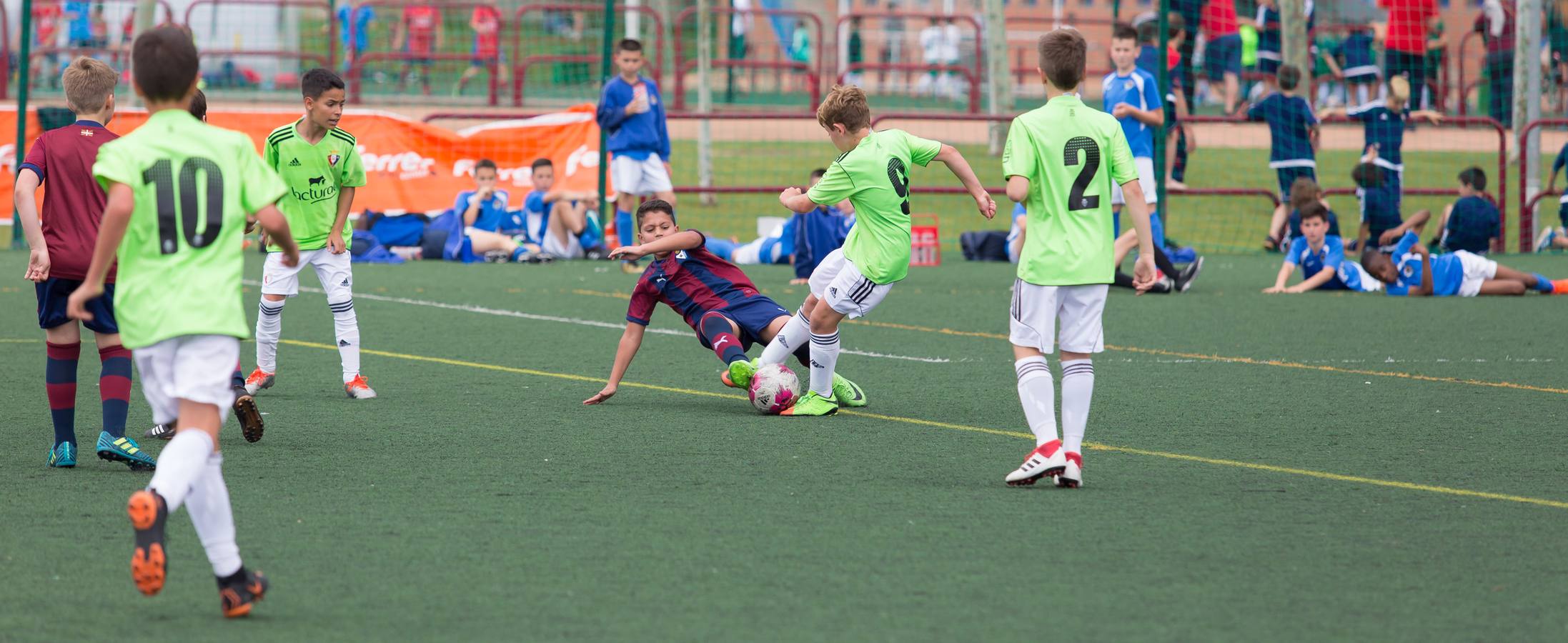 Fotos: El torneo del Comillas congrega a 2.800 niños y 186 equipos en Pradoviejo