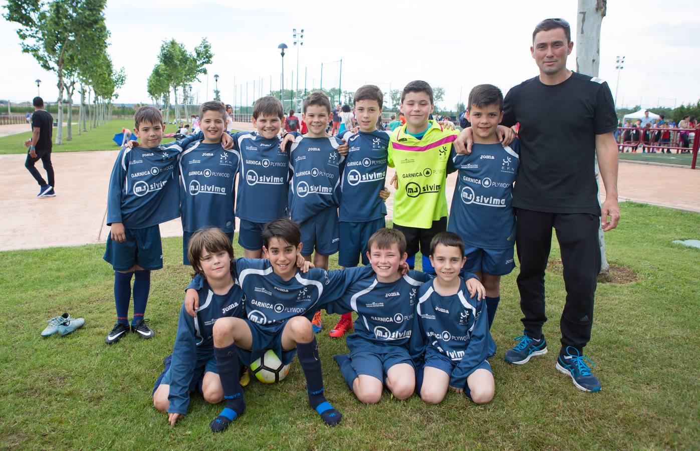 Fotos: El torneo del Comillas congrega a 2.800 niños y 186 equipos en Pradoviejo