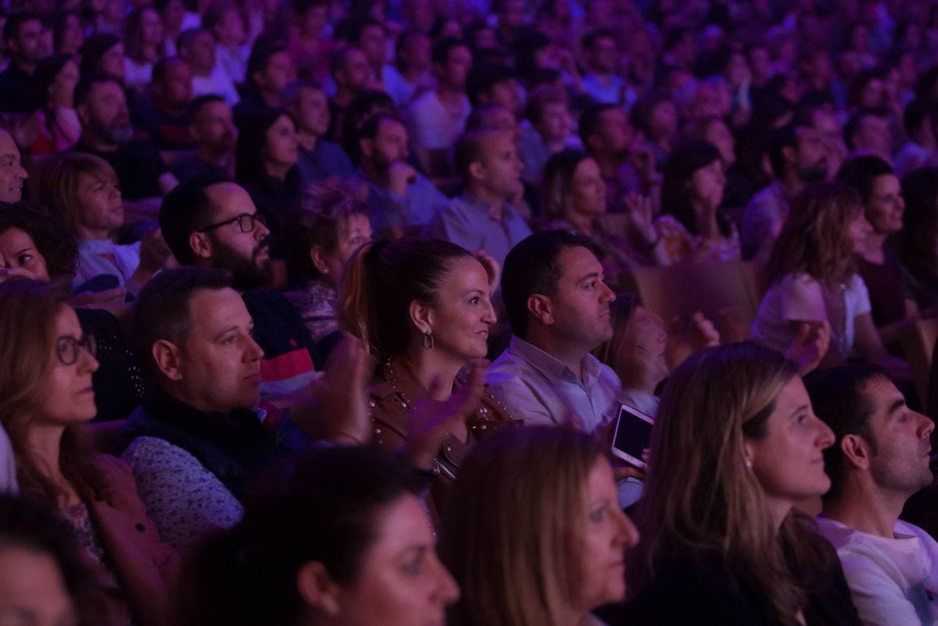 Manolo García llenó ayer el auditorio de Rioajfórum donde presentó su séptimo disco en solitario, 'Geometría del rayo'.