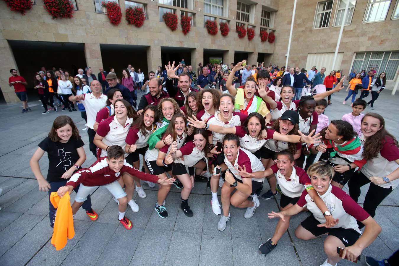 Fotos: El EDF, recibido en el Ayuntamiento