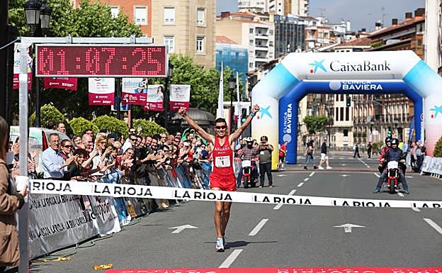 DIRECTO: Camilo Santiago gana su tercera Media Maratón de La Rioja