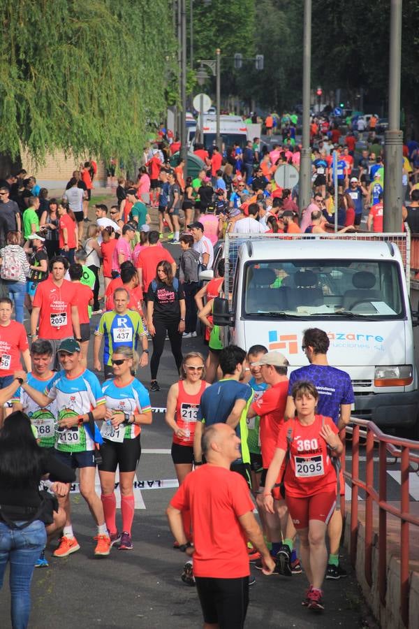 Imágnes de la salida de los participantes en la Media Maratón de La Rioja.