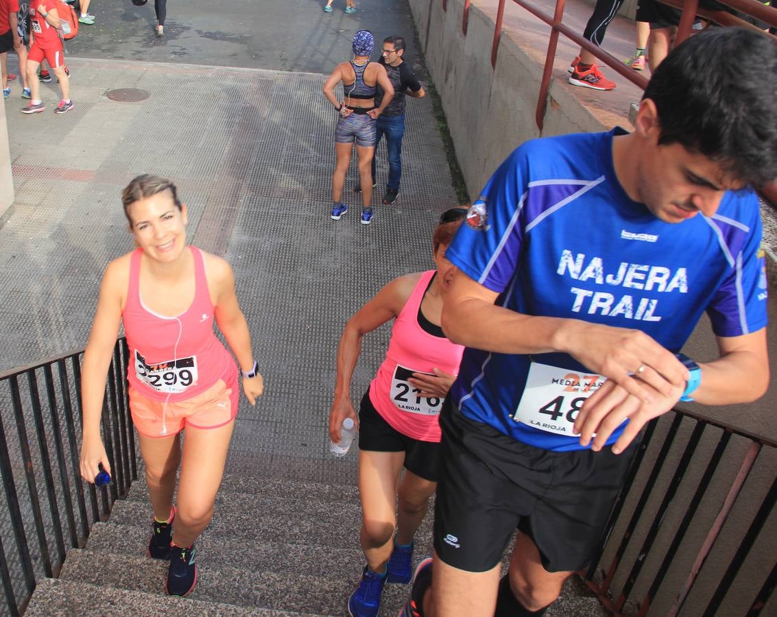 Imágnes de la salida de los participantes en la Media Maratón de La Rioja.