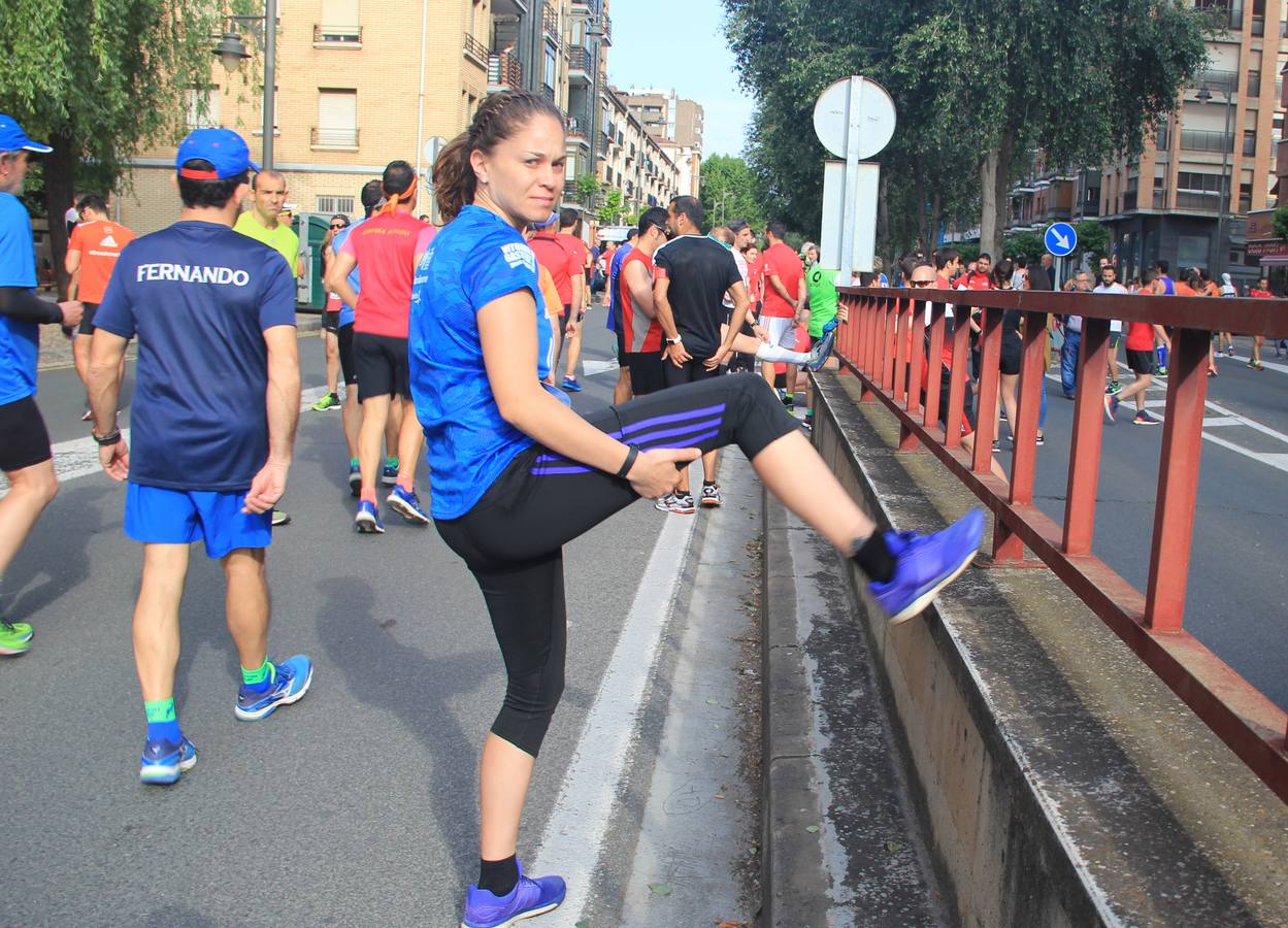 Imágnes de la salida de los participantes en la Media Maratón de La Rioja.