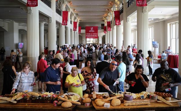 Imagen principal - Imágenes del «Rioja Wines & Tapas Festival»