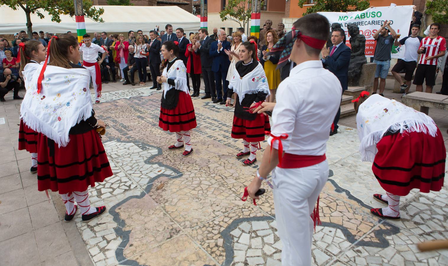 Las imágenes del tradicional acto oficial que da inicio al Día de La Rioja