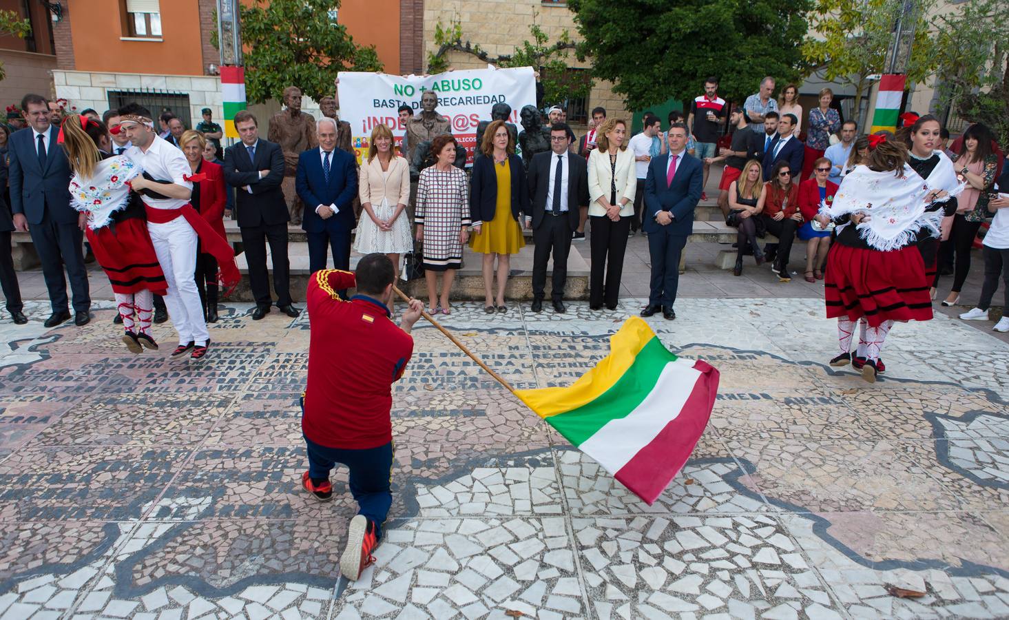 Las imágenes del tradicional acto oficial que da inicio al Día de La Rioja