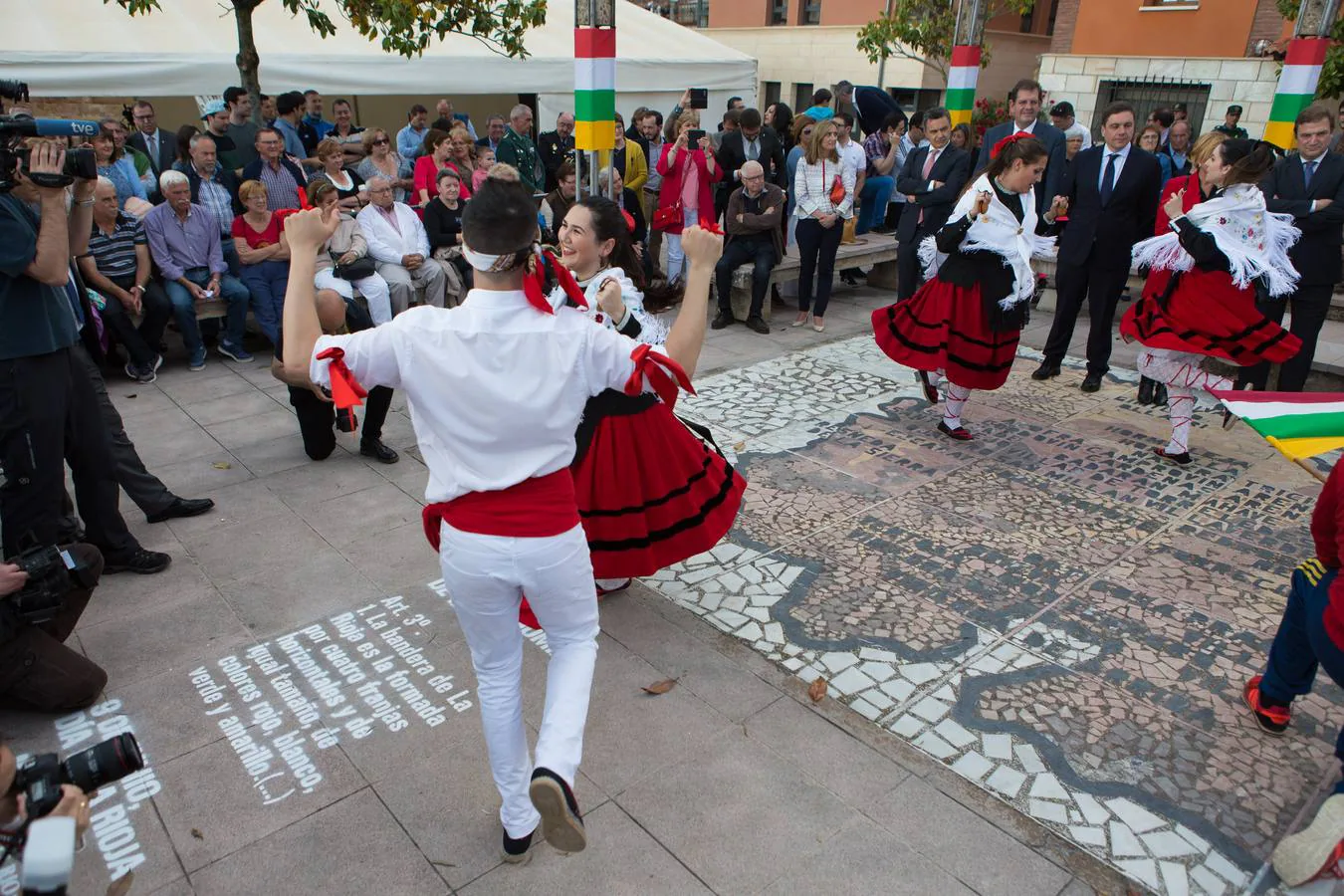 Las imágenes del tradicional acto oficial que da inicio al Día de La Rioja