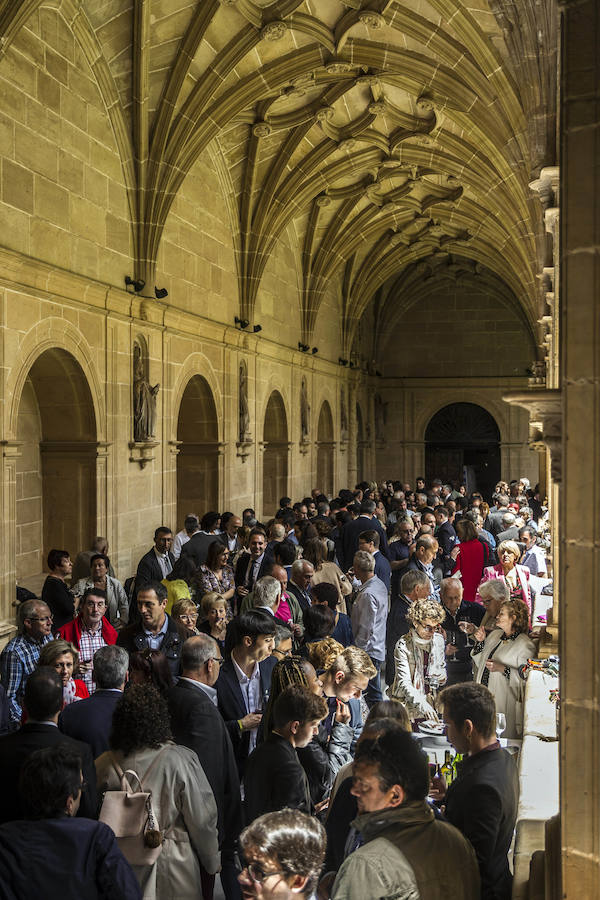 Algunos gestos y algunas anécdotas surgidas en torno a la celebración del Día de La Rioja que se ha celebrado en San Millán de la Cogolla donde la lluvia también ha querido ser protagonista.