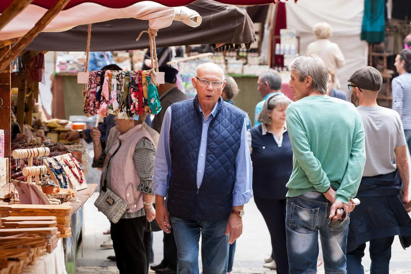 El latido de la calle con un singular mercado renacentista que sorprende por vistosidad, colorido, y que es un regalo para los sentidos. 