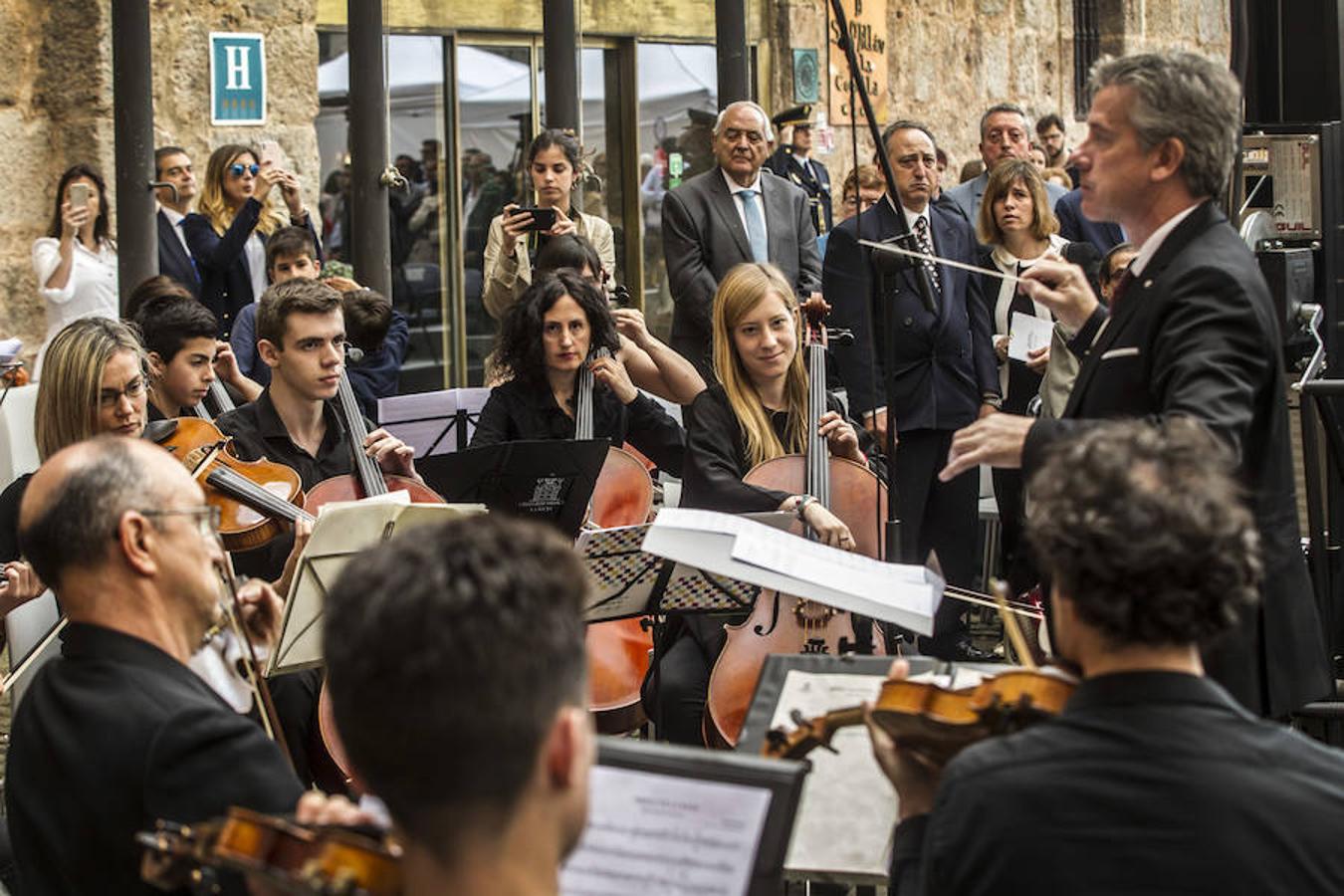 Algunos gestos y algunas anécdotas surgidas en torno a la celebración del Día de La Rioja que se ha celebrado en San Millán de la Cogolla donde la lluvia también ha querido ser protagonista.